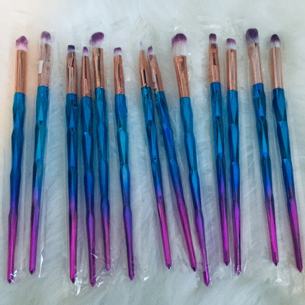 Mermaid design makeup brushes. Set of 13.